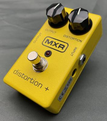 MXR M104 - Distortion + Pedal 2